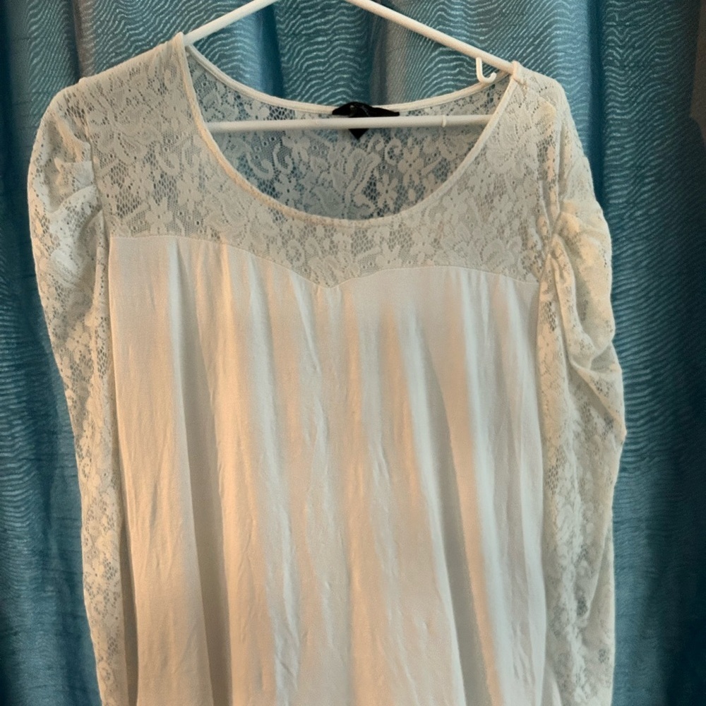 Jessica XL Elegant White Lace Women's long sleeved round neck top- preloved